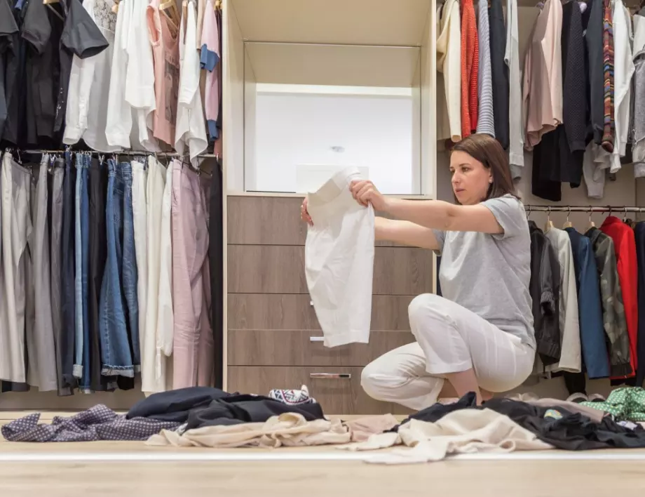 8 грешки, които съсипват дрехите ви в гардероба