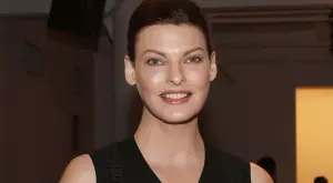 Козметична процедура обезобрази Линда Еванджелиста (СНИМКА) 