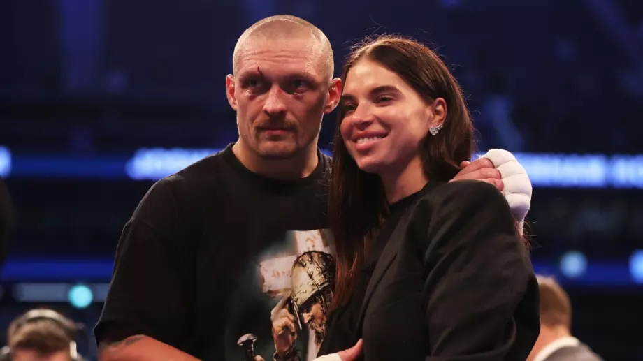 Олександър Усик повтори легендарно постижение на Ивендър Холифийлд