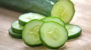 Дори не сте подозирали за какво са полезни горчивите краставици 