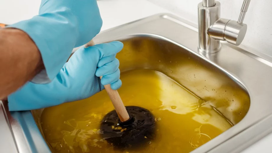 2 супени лъжици от това ще отпушат канала на мивката само за 5 минути 