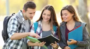 Студенти теглят по 7000 лева заем за университет