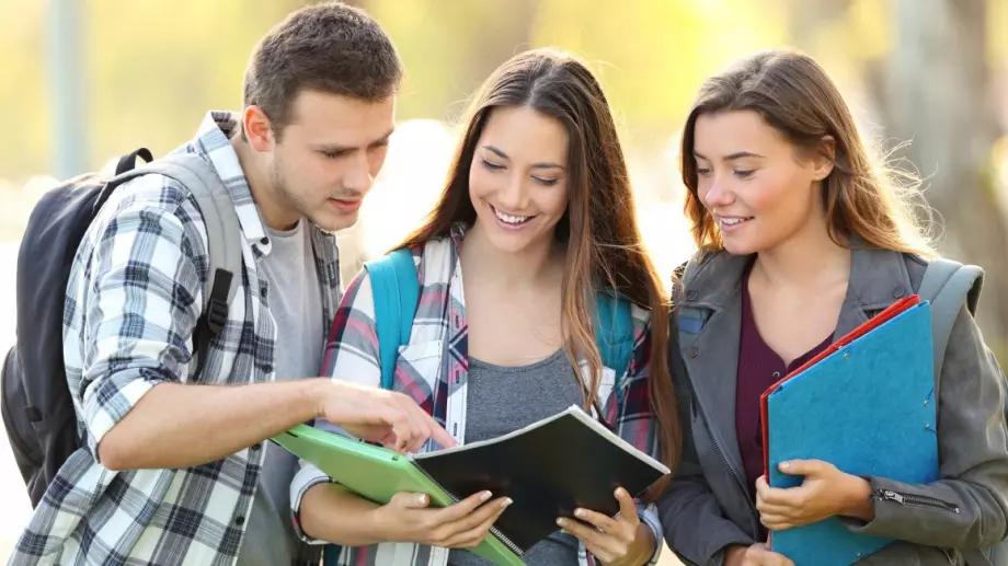 БНБ раздава стипендии за учащи