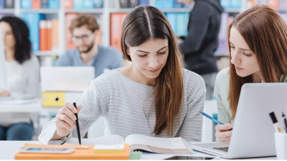 С 1,6 млн. лв. ще бъдат подпомогнати студенти и докторанти, настанени в общежития