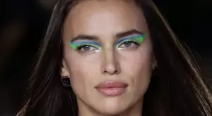 Ирина Шейк - неустоимо секси по бельо (СНИМКИ)