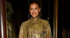 Ирина Шейк разгорещи Кан (СНИМКИ) 