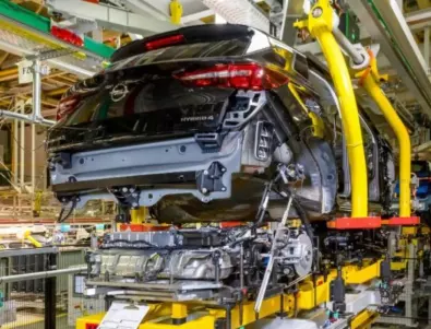 Рекордна пауза за автомобилен завод заради липса на чипове