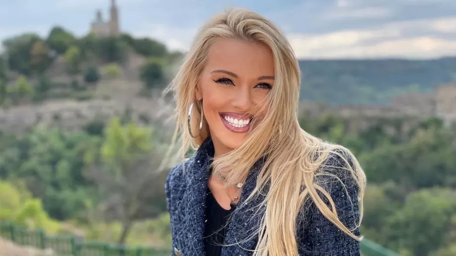 Вижте как Натали Трифонова отбеляза рождения си ден (СНИМКИ)