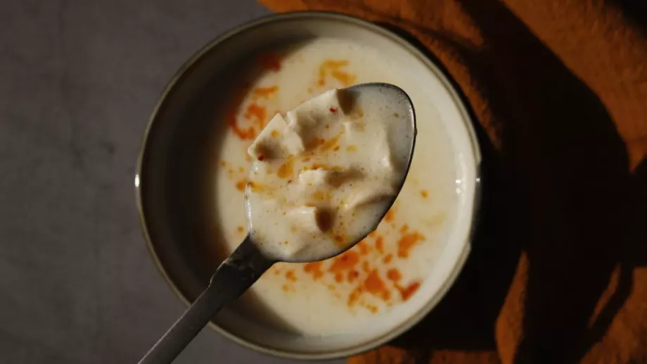 Трябва да го опитате: Шкембе чорба по сръбска рецепта