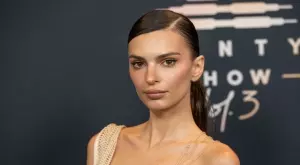  Емили Ратайковски обвини Робин Тик в сексуален тормоз