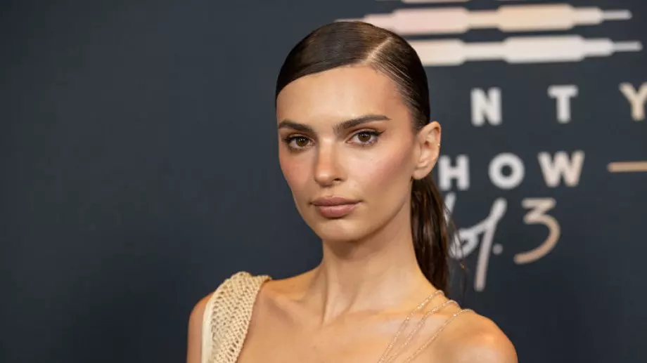  Емили Ратайковски обвини Робин Тик в сексуален тормоз