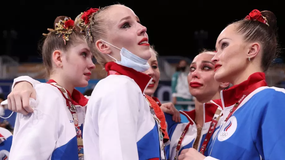 Плач и злоба: Ансамбълът на България смаза Русия при художествената гимнастика на Токио 2020 (ВИДЕО)