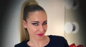 Алекс Раева се показа без грим (СНИМКА)