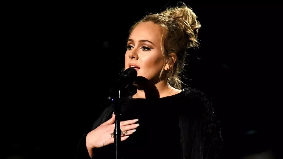 Адел разкри какво мрази в себе си след отслабването 