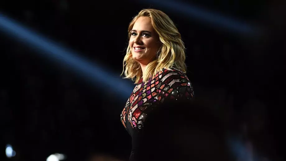 Адел с нова песен след 6-годишна пауза (ВИДЕО)