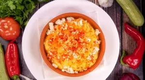  Печена полента с домати и кашкавал