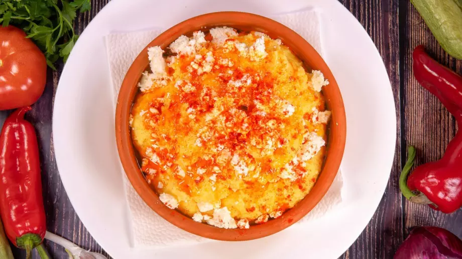 Каква е разликата между качамак и полента