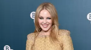 Кайли Миноуг се мести в родината си след 30 години на Острова