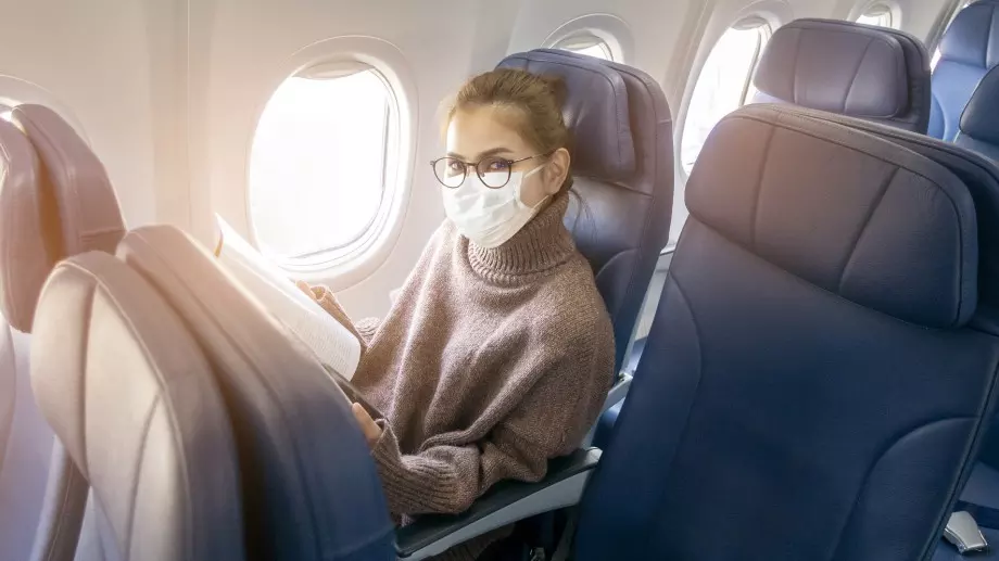 8 неща, които да НЕ правите в самолет според стюардесите