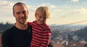 Удариха колата на Ваня Джаферович, докато е бил със сина си 