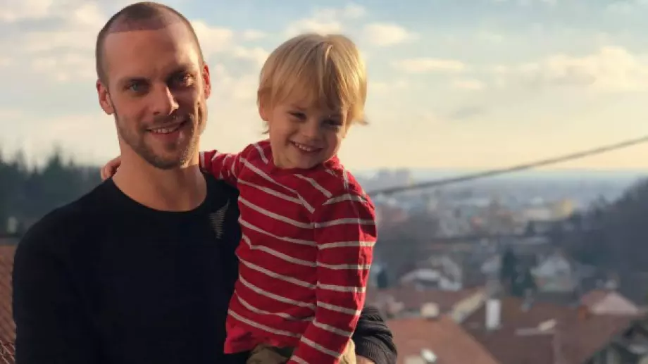 Децата на тези известни личности станаха първолаци днес (СНИМКИ)