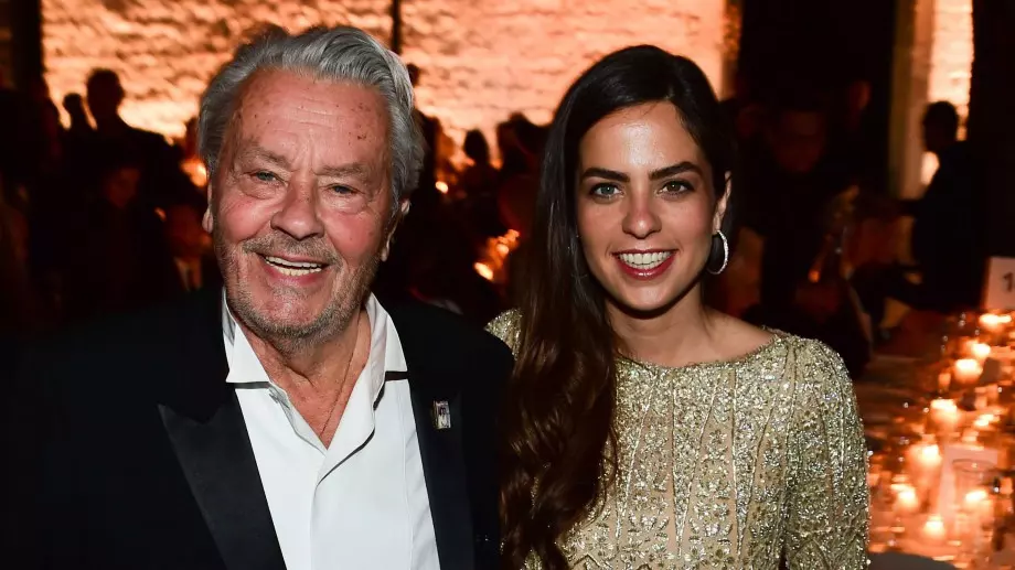 Ето я първата снимка на Ален Делон с внука му