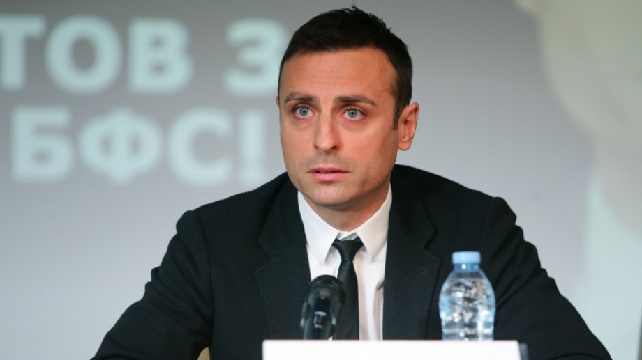 Легендарният български футболист държа пресконференция пред журналисти в днешния 2