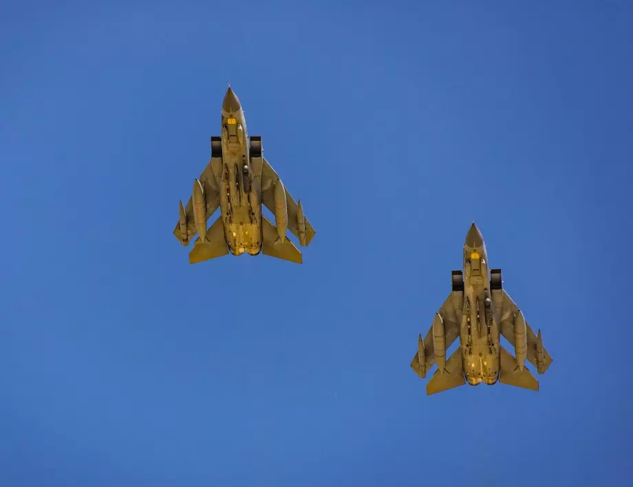 Руски военен самолет се разби в Рязан, четирима са загинали (ВИДЕО)
