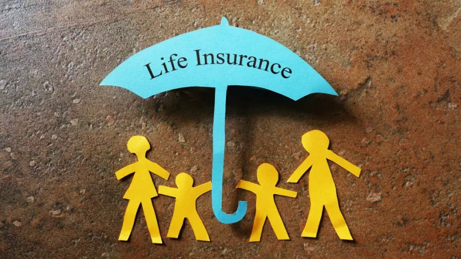 Българите масово се отказват от банкови депозити, заменят ги със застраховка "Живот"