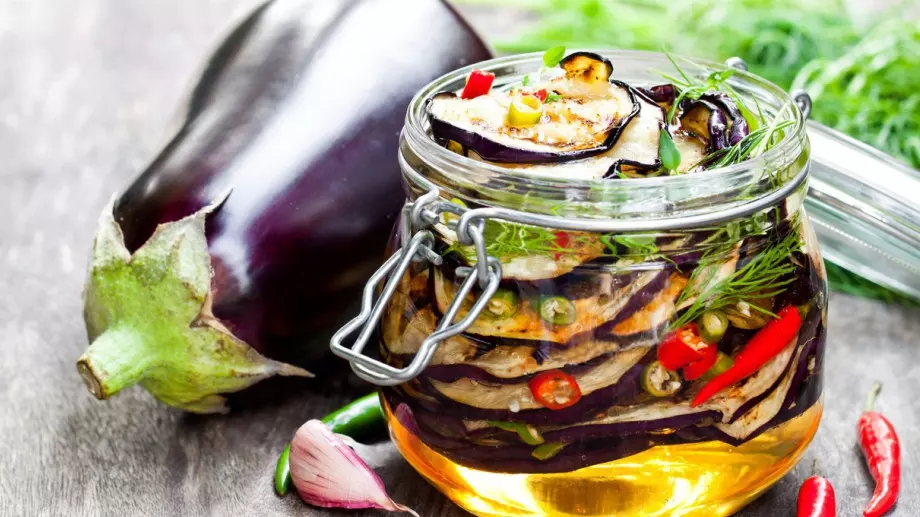 Ето как да консервирате мариновани патладжани 