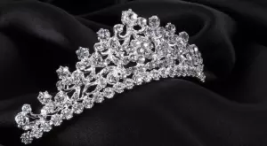 Вижте коя ще ни представи на Мисис Свят (СНИМКИ)