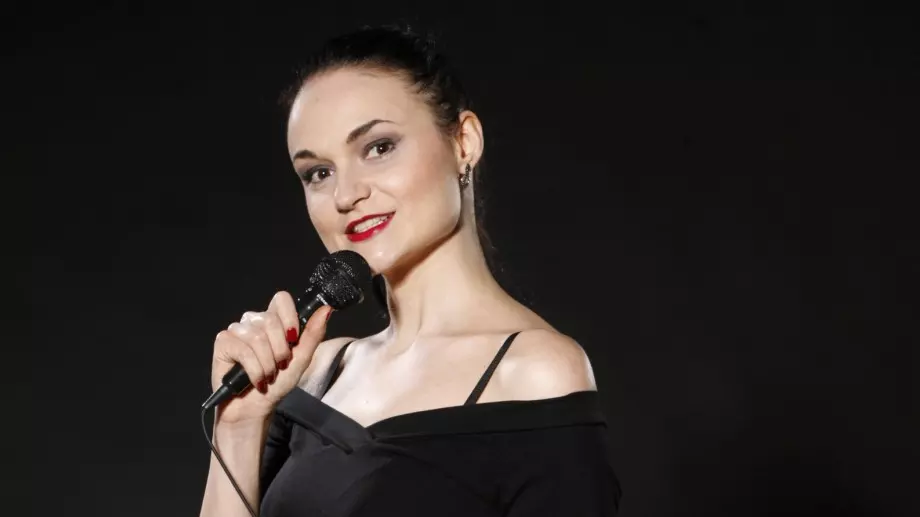 Надя Брайт: Ако не виждам живота по смешен начин, ще умра от скука