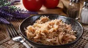 Няма толкова вкусно прясно зеле с домати