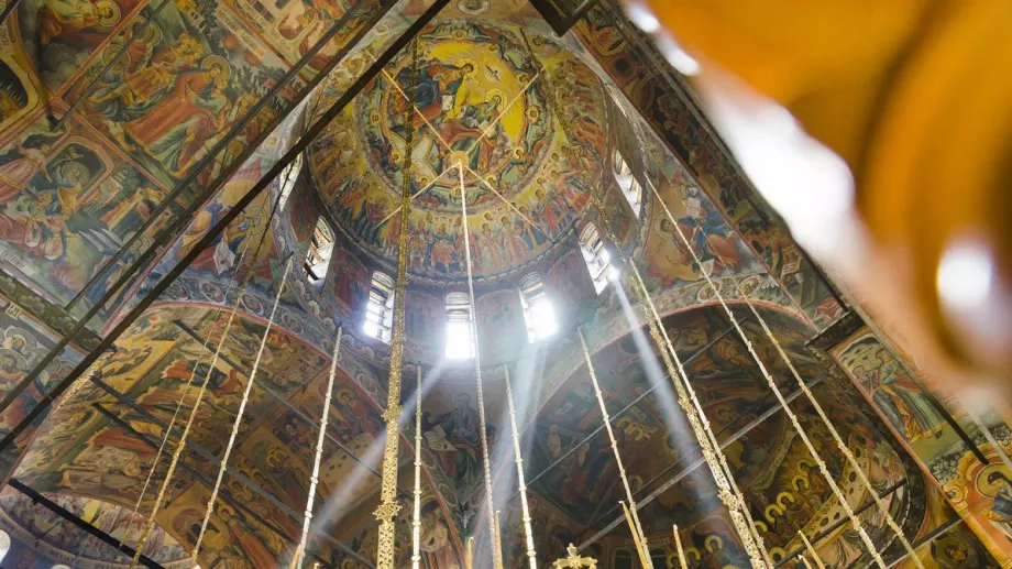 Днес започва Богородичният пост, ето какво НЕ се яде