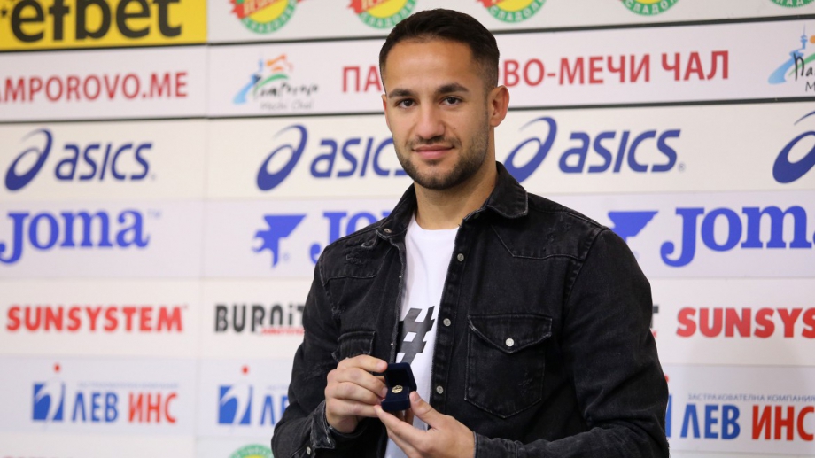 Полузащитникът на Борислав Цонев беше избран за играч на мача