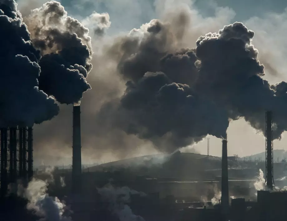 Цената на въглеродните емисии в Европа удари нов рекорд заради въглищата