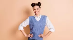 Как да носим "плетеното елече на дядо" тази есен (СНИМКИ)