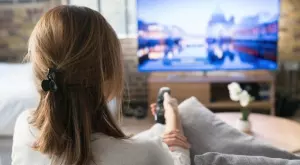 Виц за днес: Жена гледа турски сериал