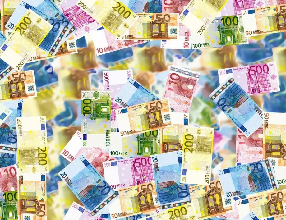 Разкритие: Схеми за данъчни измами са ощетили правителствата с най-малко 141 млрд.евро