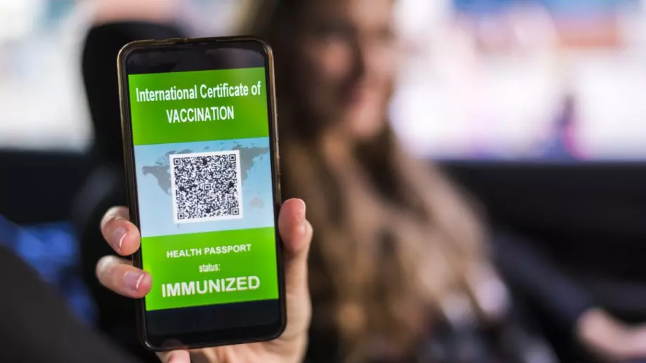 Бизнесмени: Зеленият сертификат трябва да е задължителен навсякъде