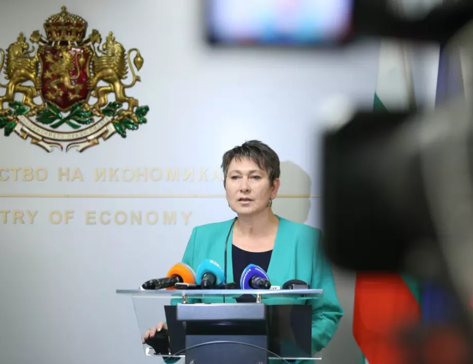 Министърът на икономиката: От ДКК не следват промяната и работят непрозрачно 