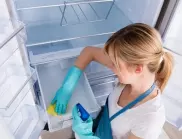 Защо хладилникът образува лед? Най-честата причина е...