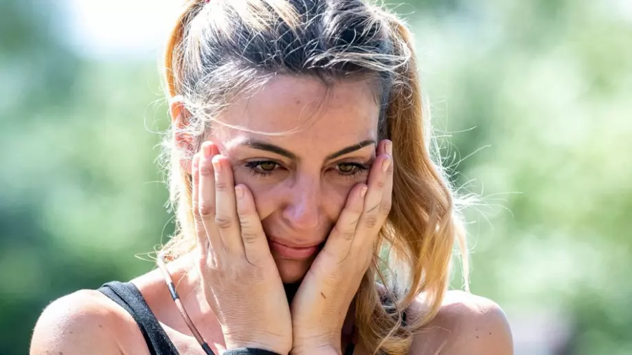 Участничка от „Фермата“ разплака телевизионна водеща