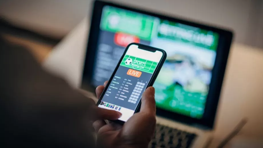 Какво предлага букмейкърът Alphawin за феновете на футболните прогнози