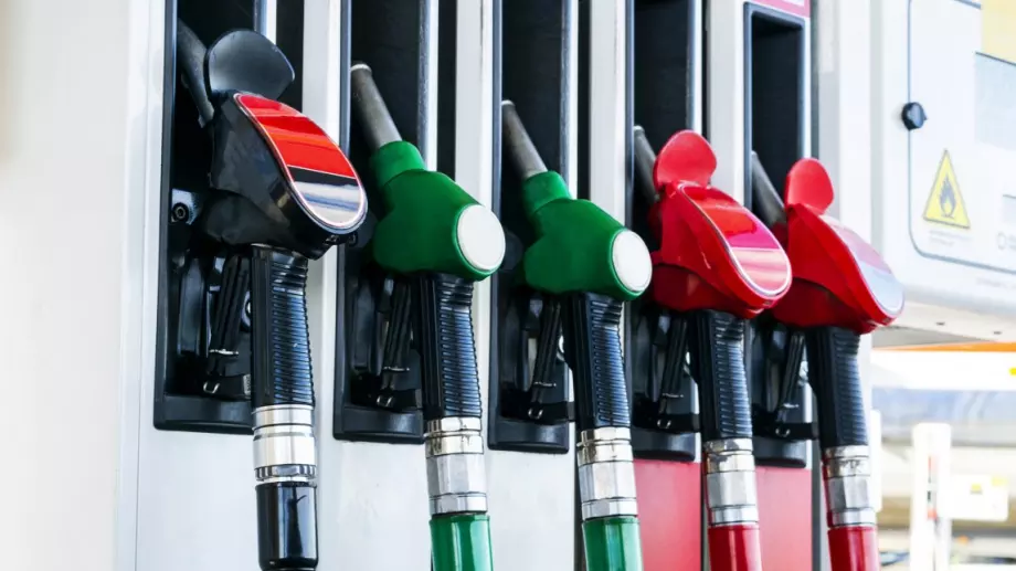 Компенсации за горивата: Няма да са 1 лев и няма да са за всички