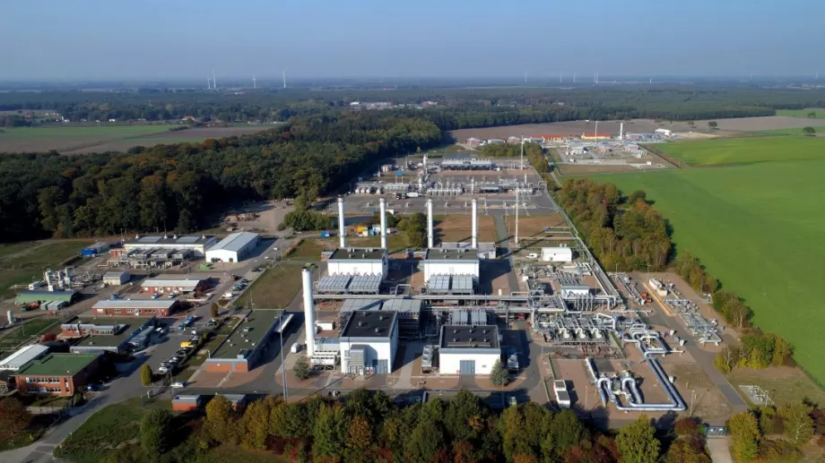 Германия планира да запълни газогранилищата си на 75% до септември