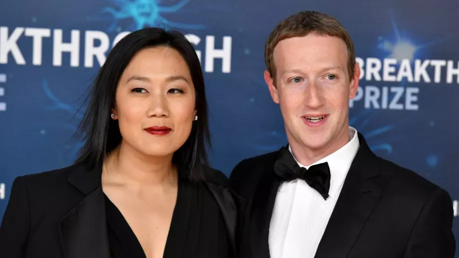 Съдят Марк Зукърбърг и жена му за сексуален тормоз и дискриминация