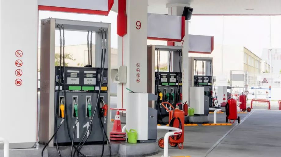 Не всички бензиностанции ще предлагат мярката от 25 ст. за гориво