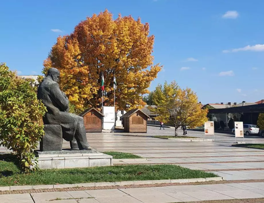 Община Трявна отбелязва без церемония Денят на народните будители