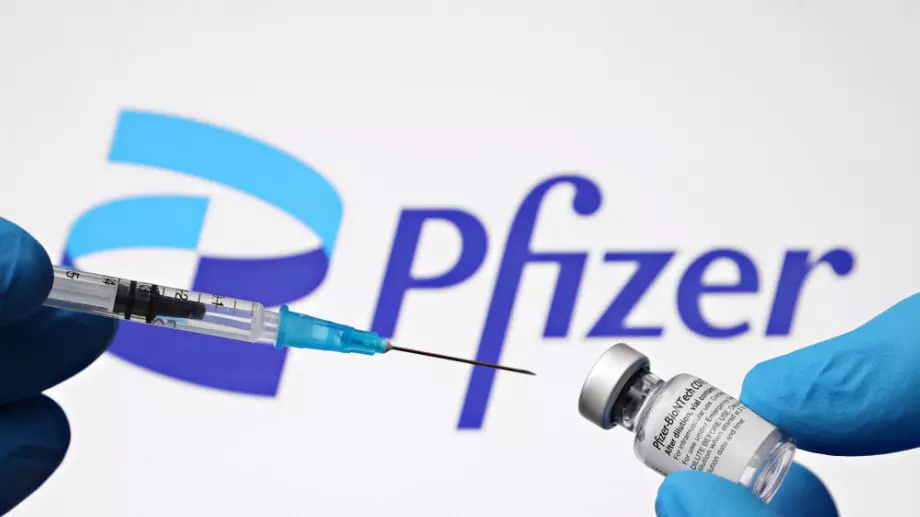 Тези хора НЕ трябва да се ваксинират с Pfizer
